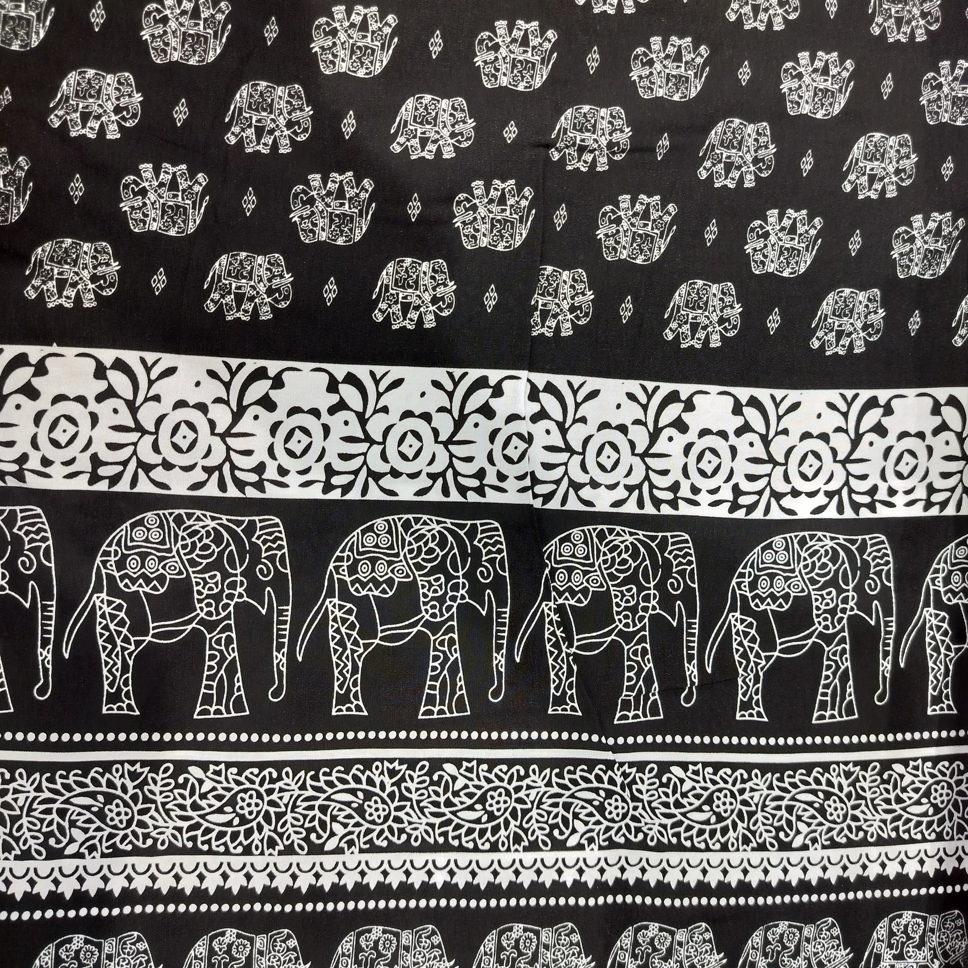Black&White Tropical Print Rayon Fabric 17336