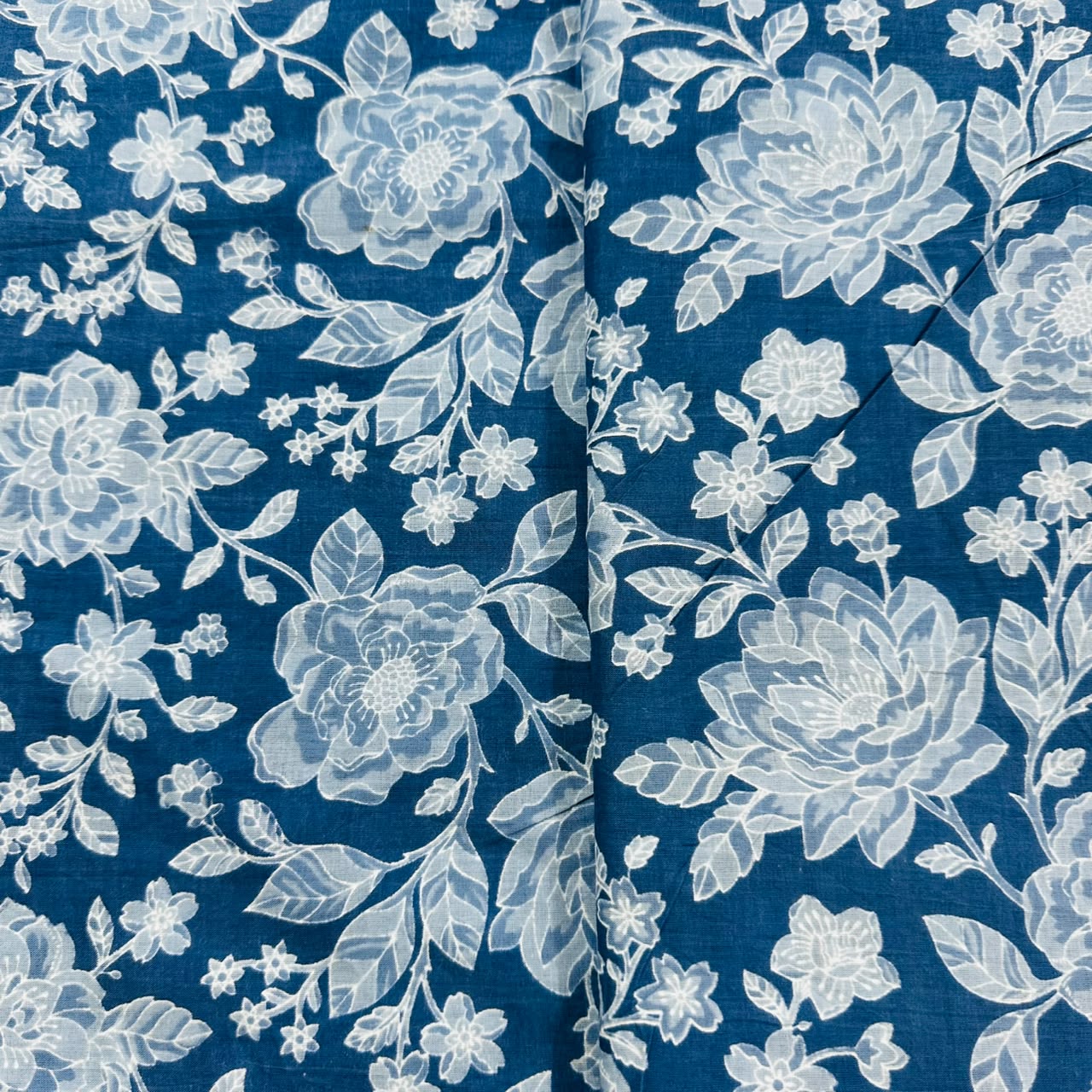 Blue white floral print Cotton Fabric AFI-29587 - TradeUNO