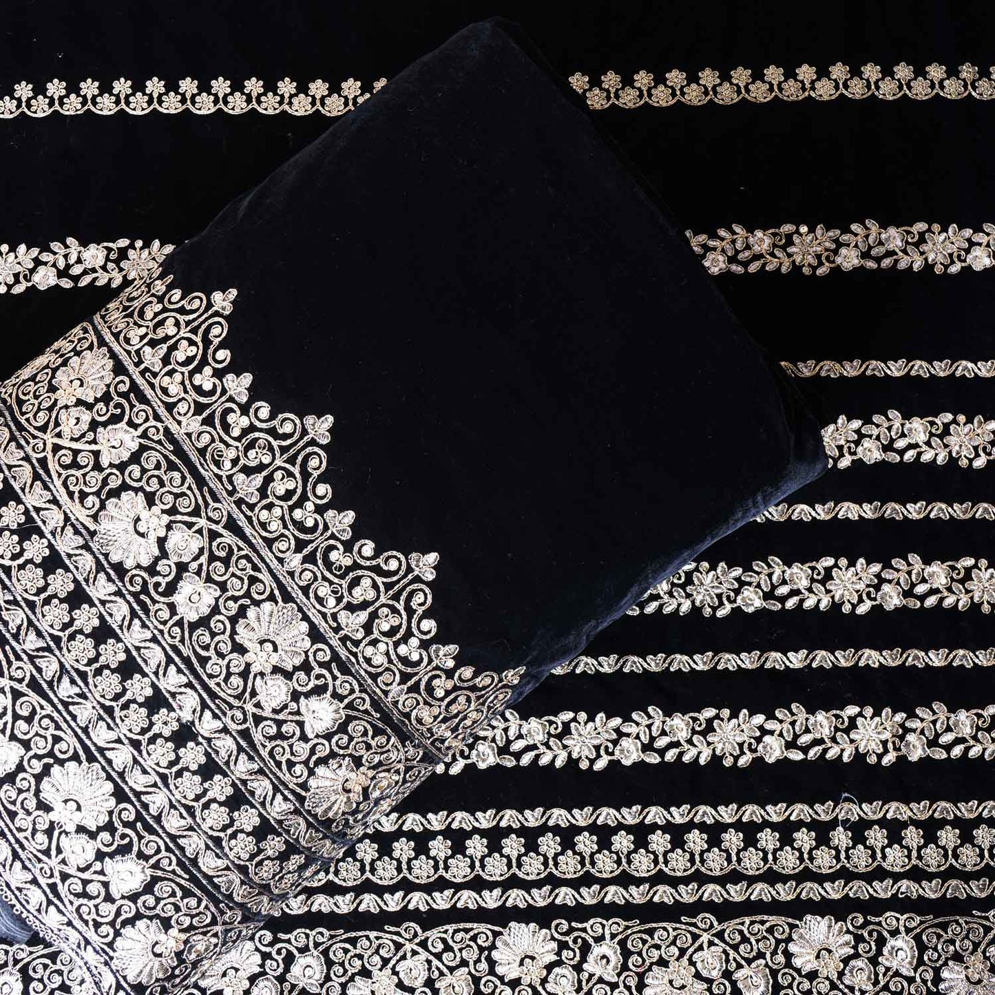 Black Zari Sequnis embroidery Velvet Fabric JD-28600