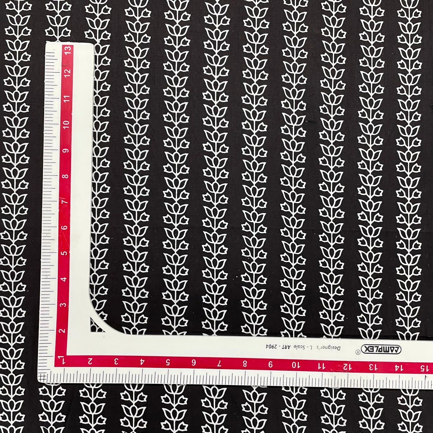 Black & White Floral Print Cotton Fabric Trade UNO