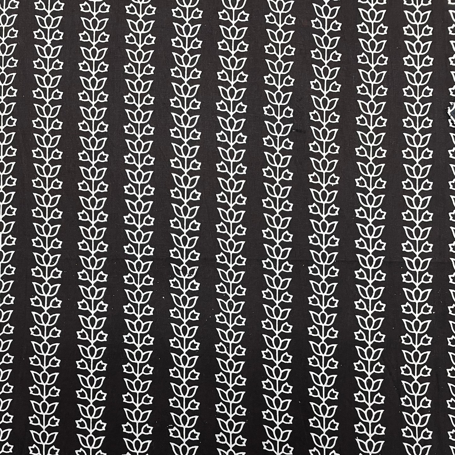 Black & White Floral Print Cotton Fabric Trade UNO