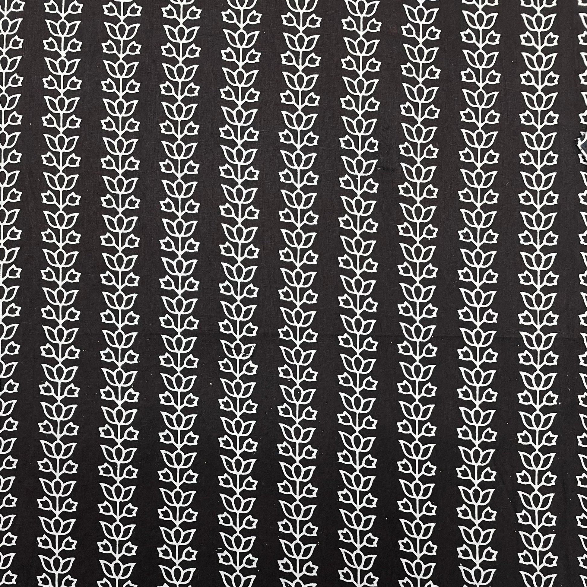 Black & White Floral Print Cotton Fabric Trade UNO