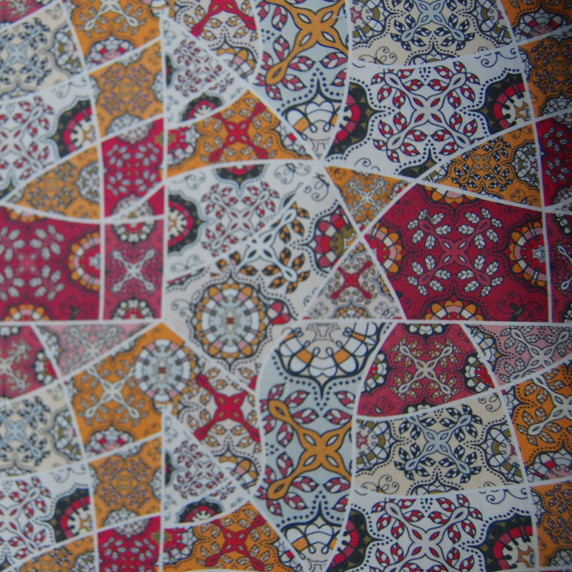 Multicolor Traditional Print Twill Fabric Trade UNO