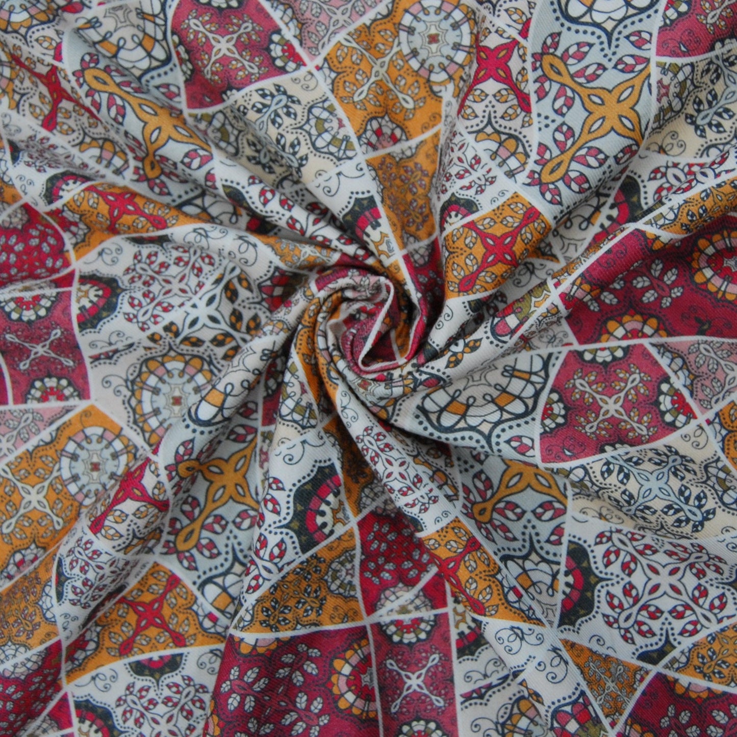Multicolor Traditional Print Twill Fabric Trade UNO