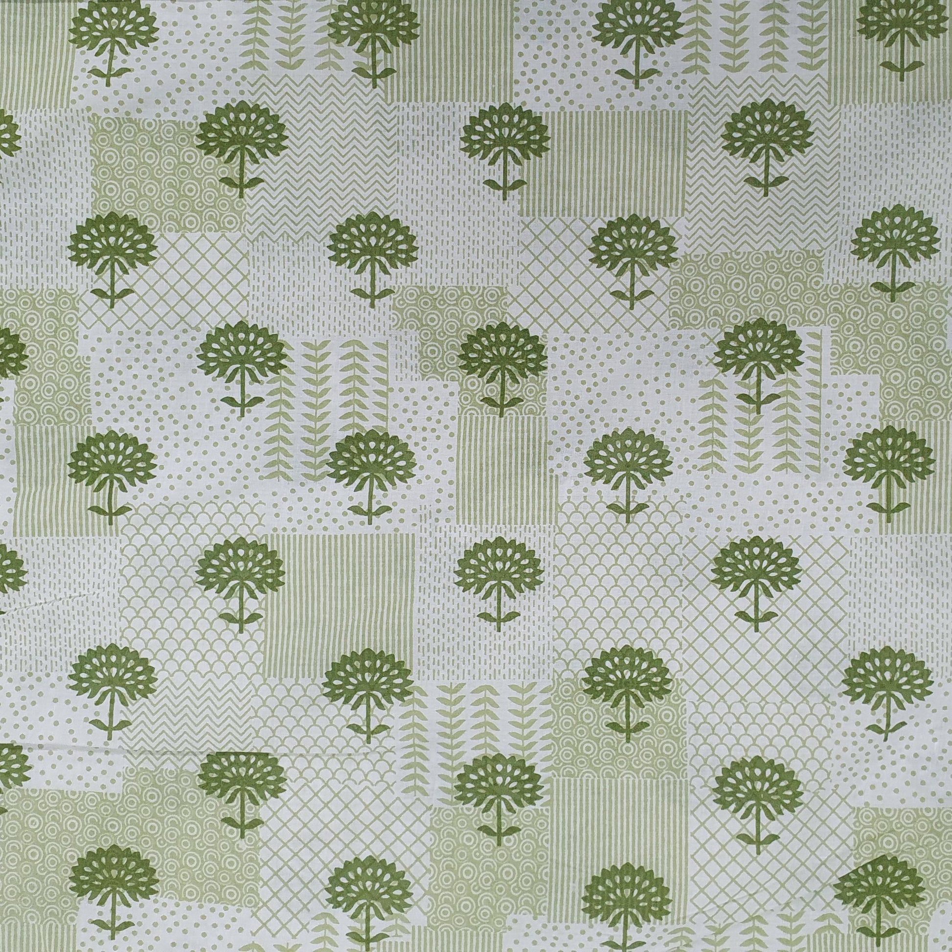 Green & White Floral Print Cotton Fabrc Trade UNO