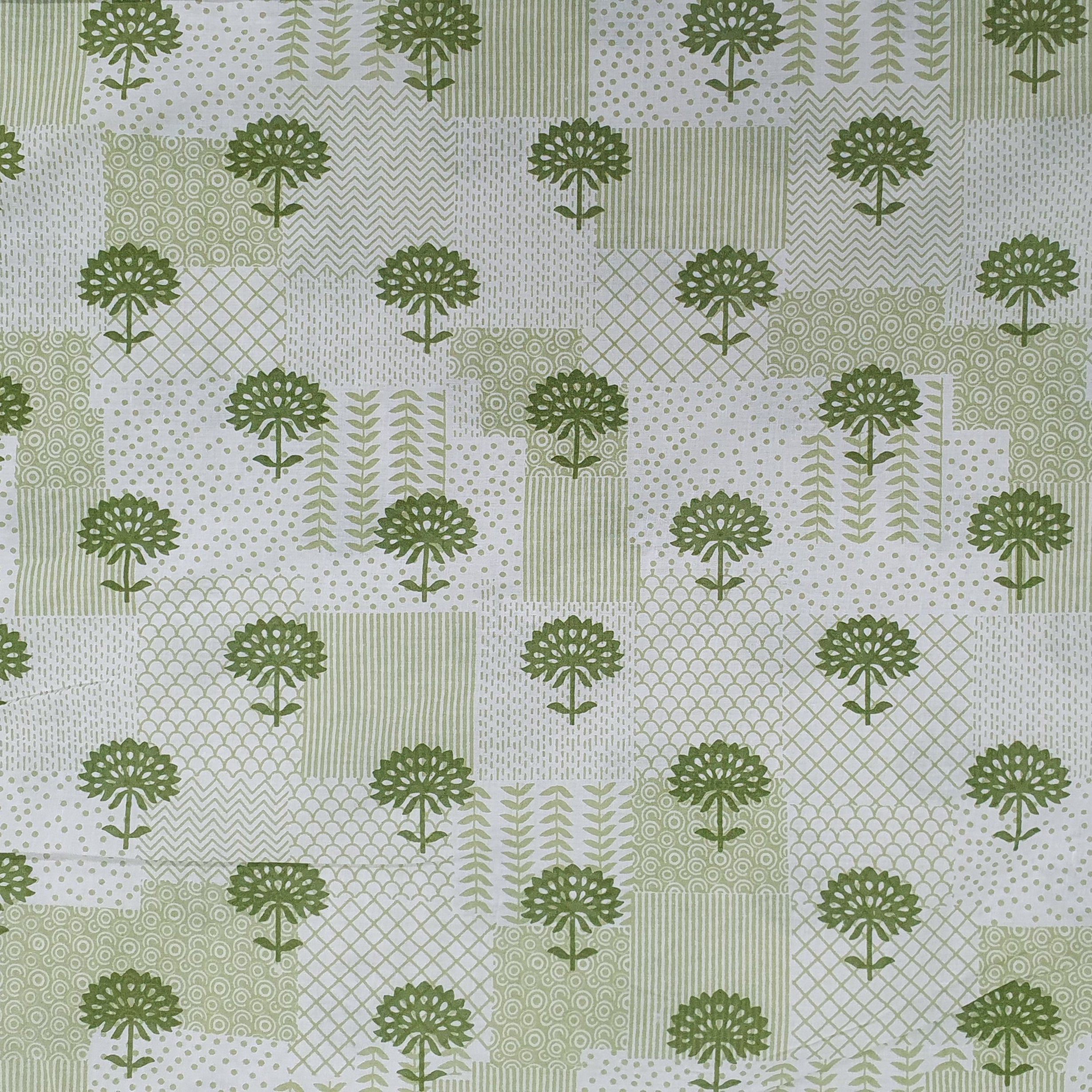 Green & White Floral Print Cotton Fabrc Trade UNO