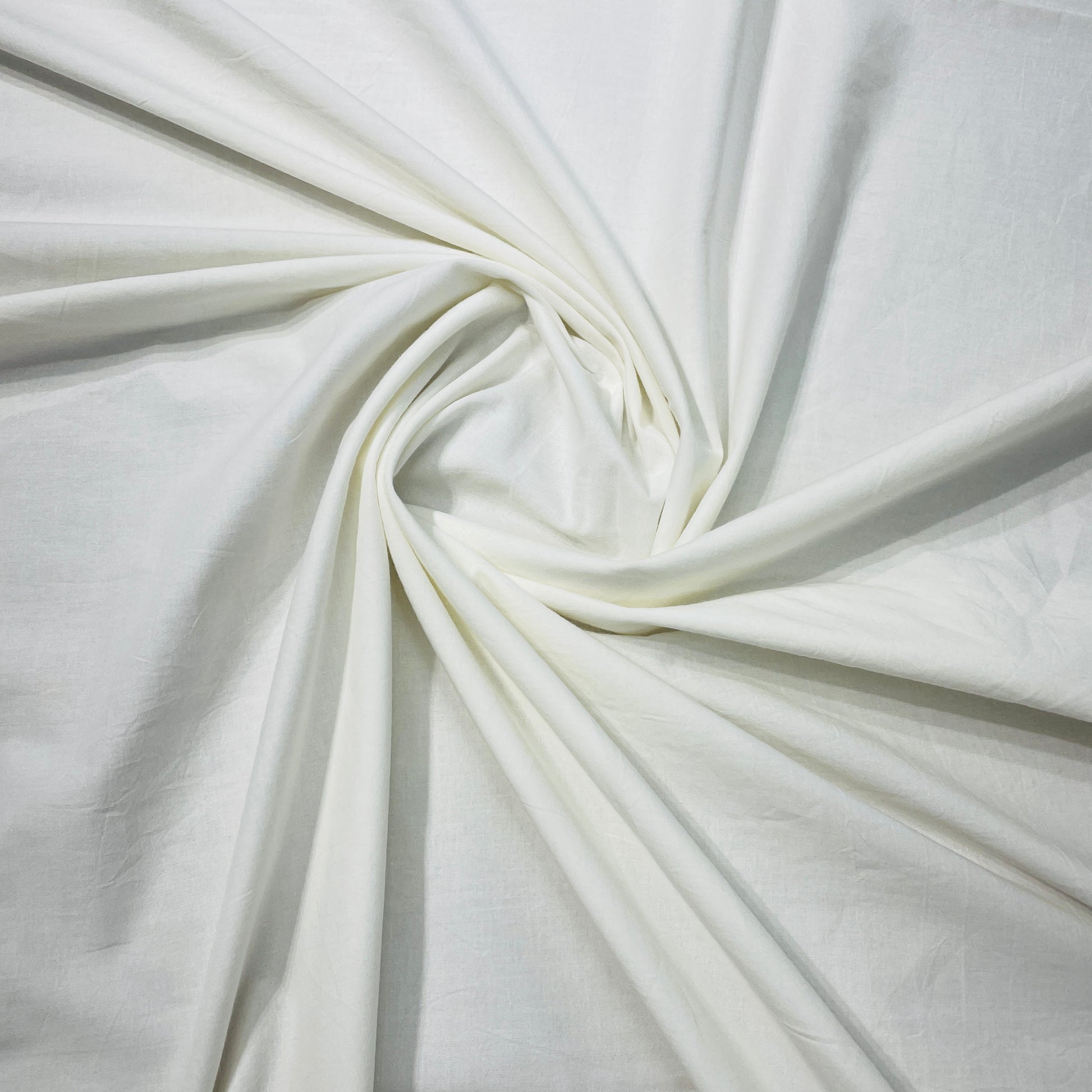 Rfd     White Solid Cotton Cambric Fabric - TradeUNO